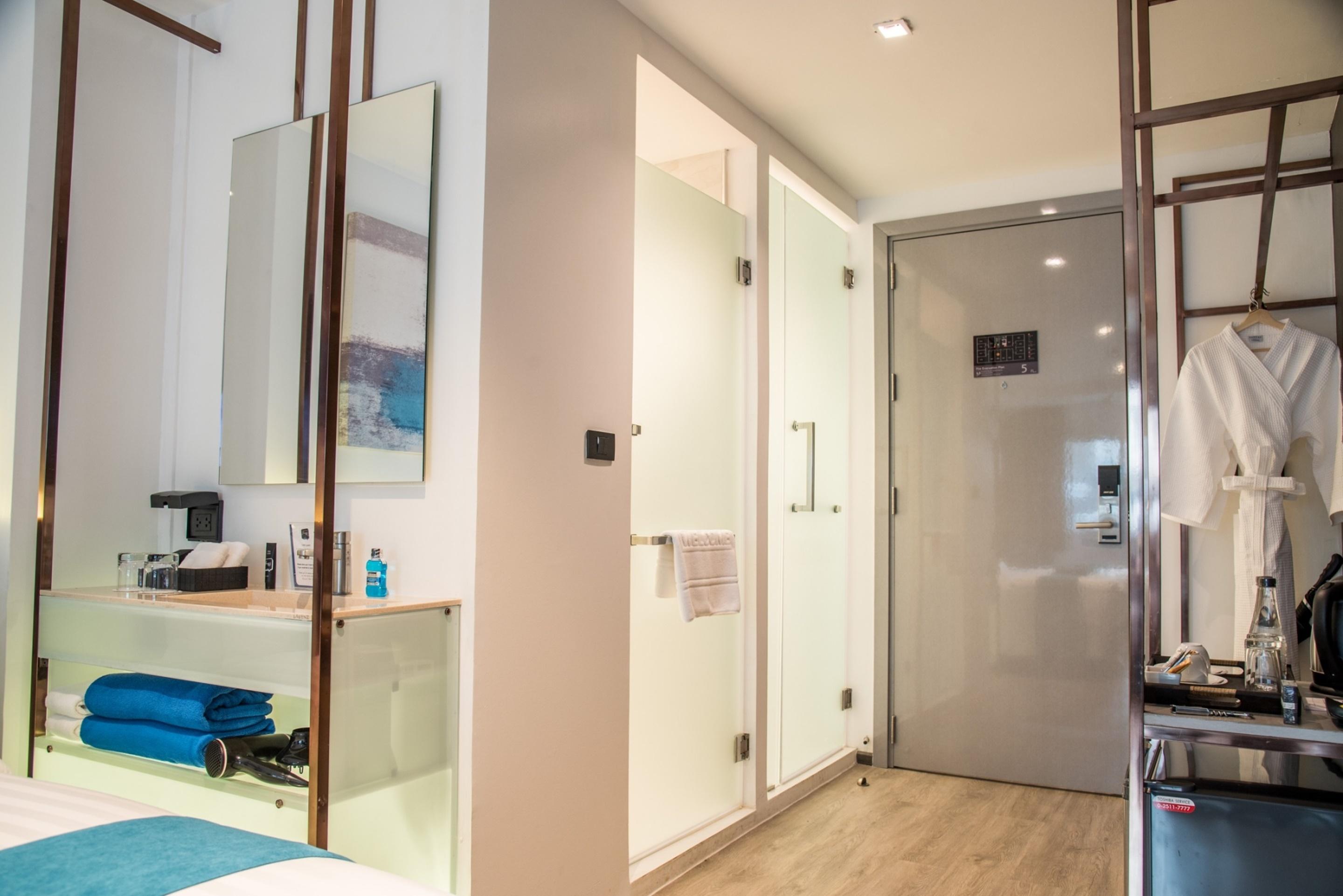 Sora Hotel Silom Бангкок Экстерьер фото