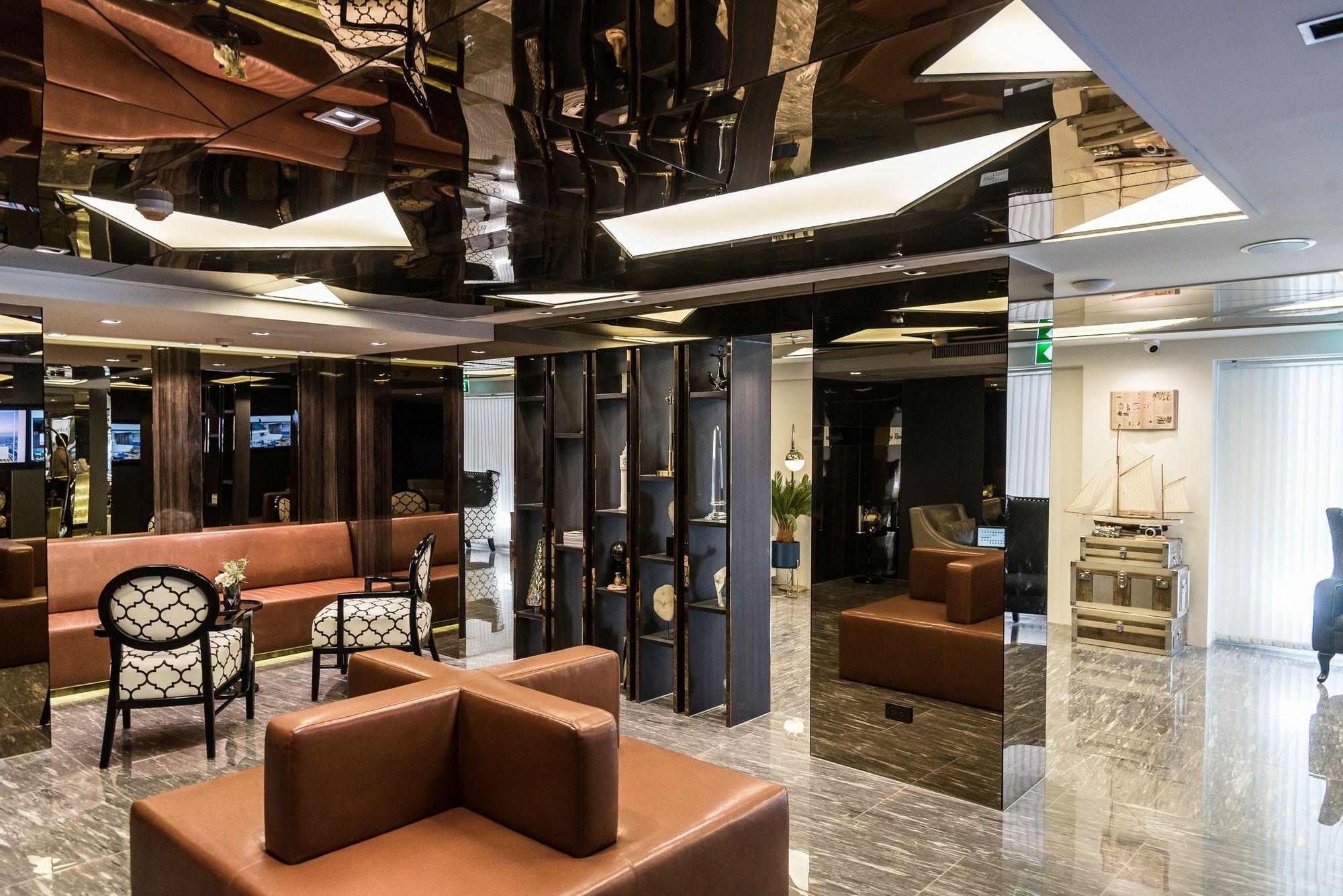 Sora Hotel Silom Бангкок Экстерьер фото