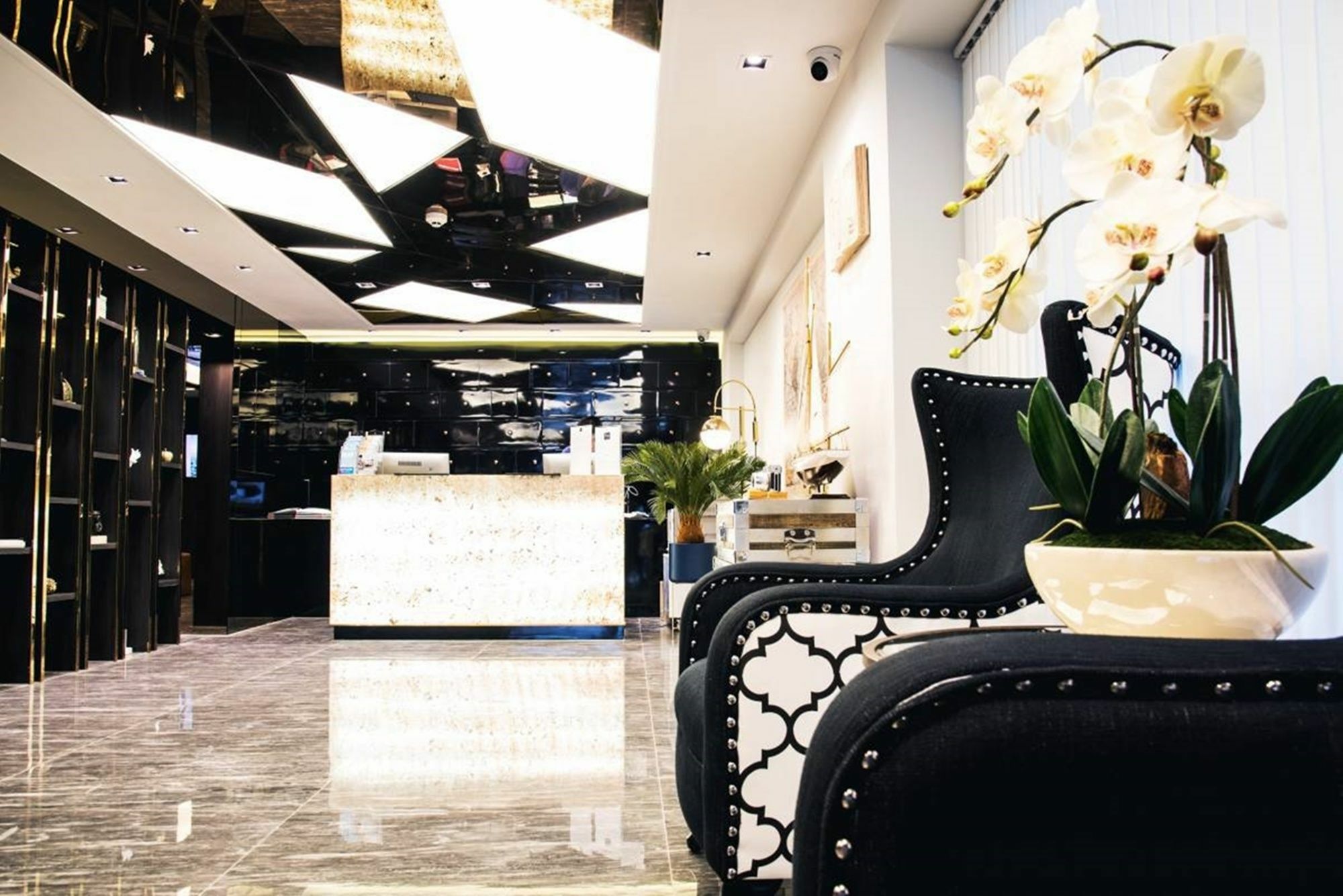 Sora Hotel Silom Бангкок Экстерьер фото